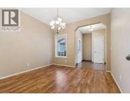 Living room - 34 Kingsland Close, Airdrie, AB T4A0C6 Photo 5