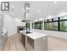 1123 E Keith Road, North Vancouver, BC V7L1X4 Photo 5