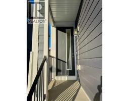 Kitchen - 261 Waterford Way, Chestermere, AB T1X2Z9 Photo 3