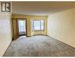 Living room/Dining room - 44 Dale Close, Red Deer, AB T4R2L5 Photo 2