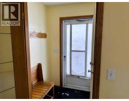 Kitchen - 44 Dale Close, Red Deer, AB T4R2L5 Photo 3