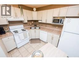 3pc Bathroom - 114 9810 96 Street, Grande Prairie, AB T8V0R5 Photo 4