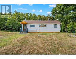 Bath (# pieces 1-6) - 7 23 Lynn Road, East Mapleton, NS B0M1W0 Photo 2