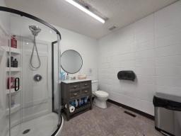 5516 53 Avenue, Drayton Valley, AB T7A1C5 Photo 2