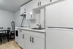 9517 103 Ave Nw, Edmonton, AB T5H0G8 Photo 4