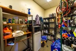 7807 Coronet Rd, Edmonton, AB T6E6V2 Photo 4