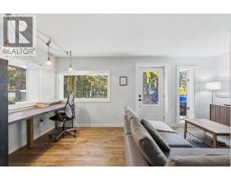 Foyer - 15 Park Point, Bragg Creek, AB T0L0K0 Photo 5