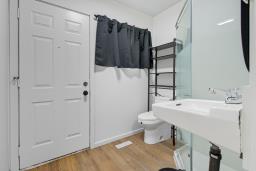 9513 103 Ave Nw, Edmonton, AB T5H0G8 Photo 3
