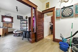 10256 95 St, Edmonton, AB T5H0G1 Photo 5