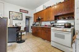 10256 95 St, Edmonton, AB T5H0G1 Photo 3