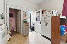 10256 95 St, Edmonton, AB T5H0G1 Photo 4