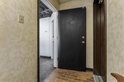 10041 81 Ave Nw, Edmonton, AB T6E1W7 Photo 2