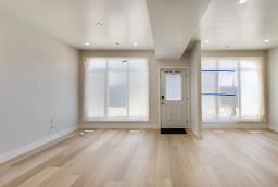 10870 96 Street, Edmonton, AB T5H2K1 Photo 4