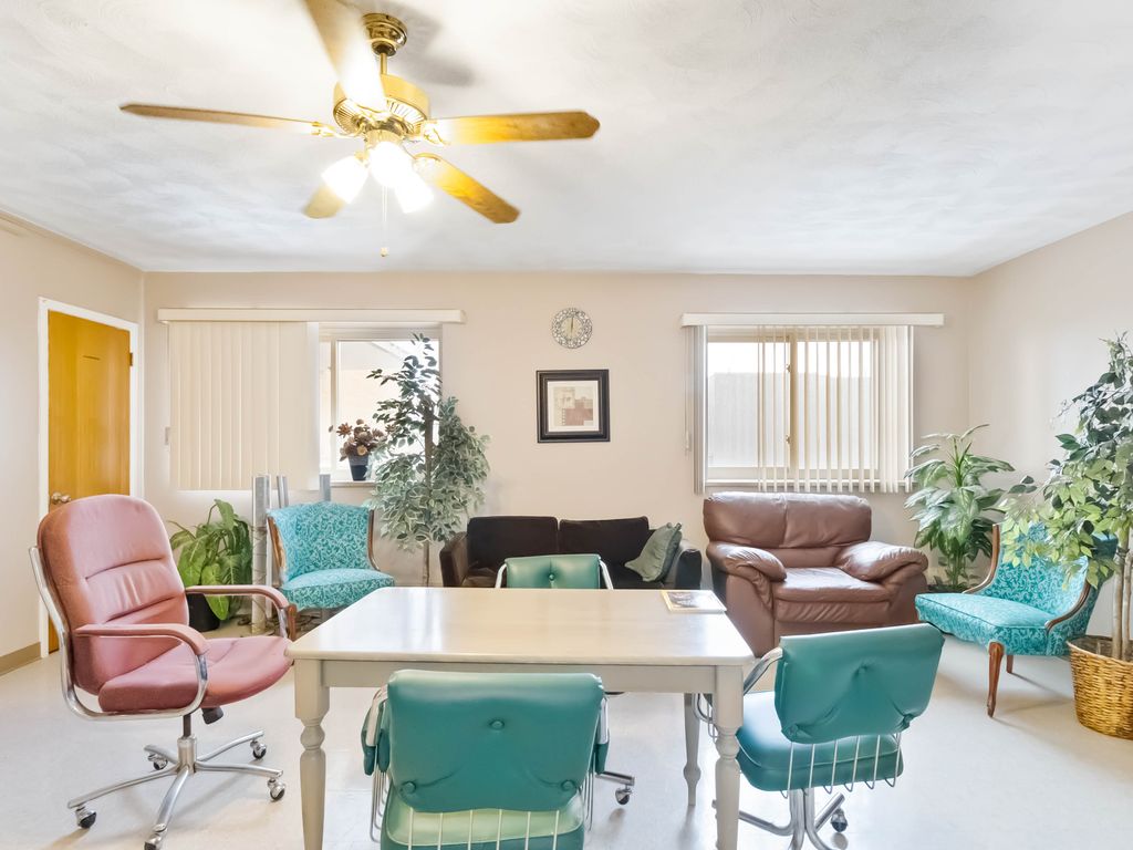 Photo 10 of 87 St George St, Brantford ON