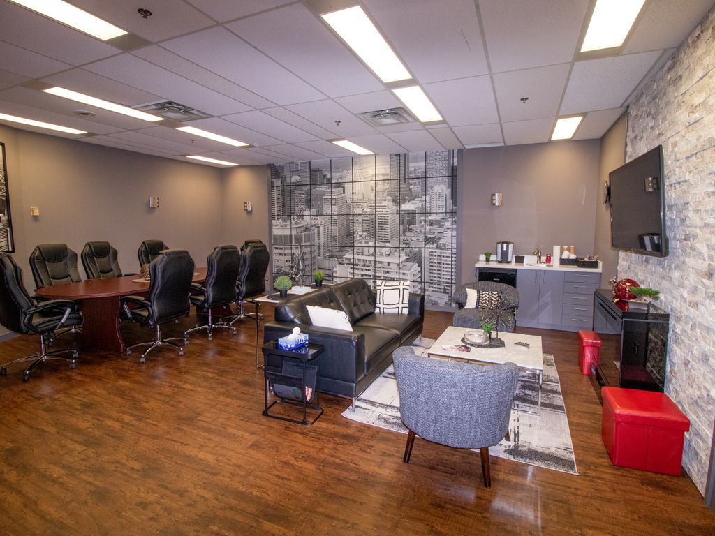 90 Matheson Blvd W, Image 2