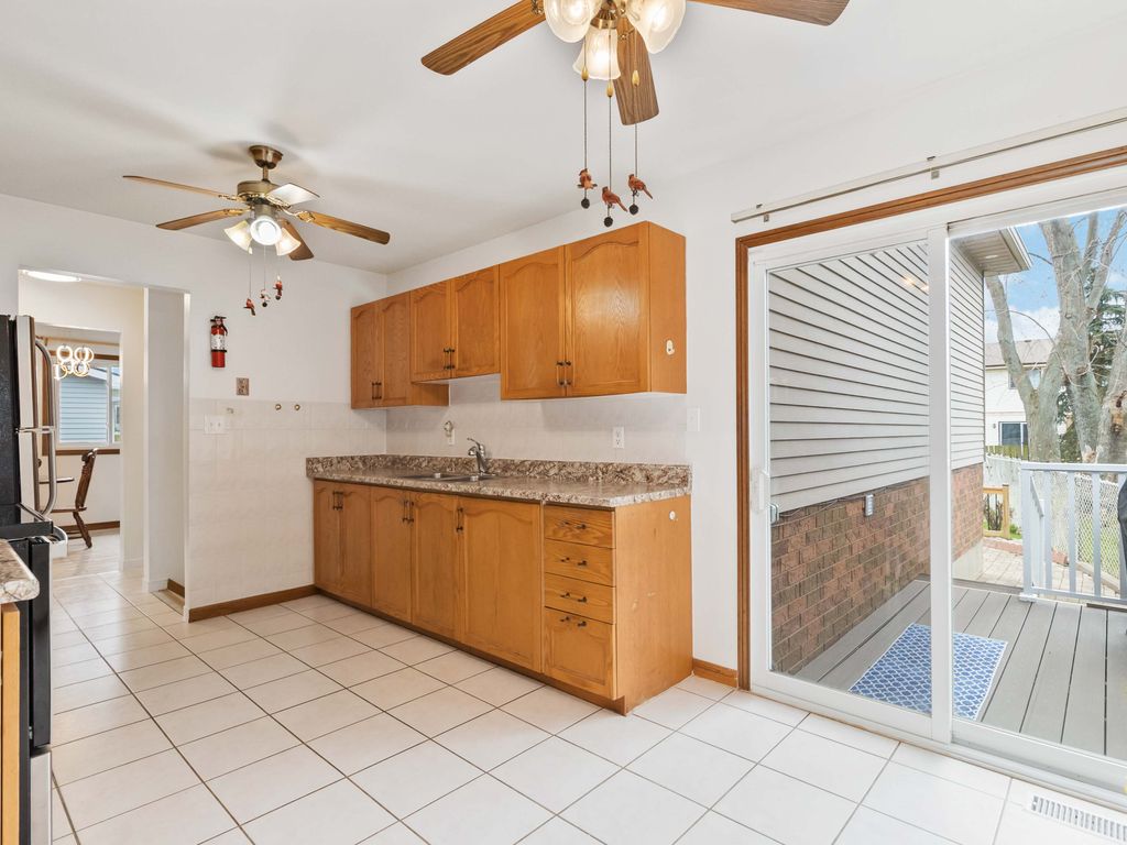 Photo 20 of 19 Coxwell Crescent, Brantford ON