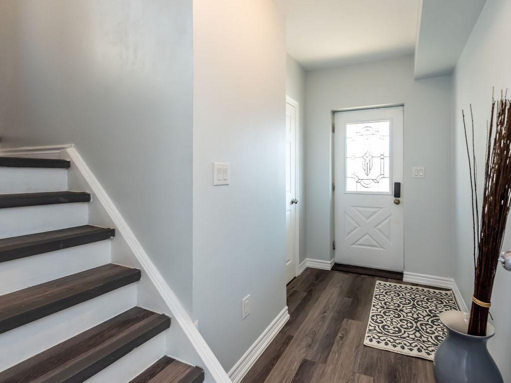 Photo 9 of 43 Church St, Brantford ON