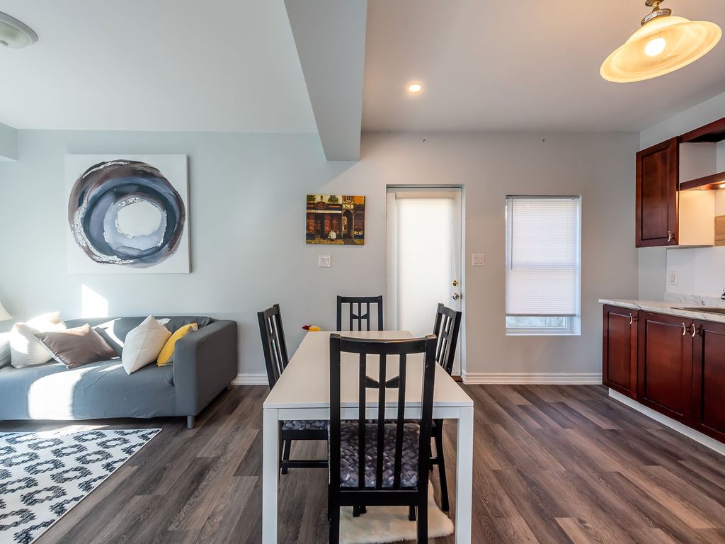 Photo 10 of 43 Church St, Brantford ON