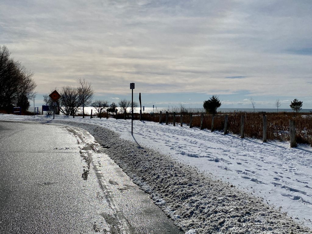 Photo 2 of 895 Phillip Murray Ave, Oshawa ON