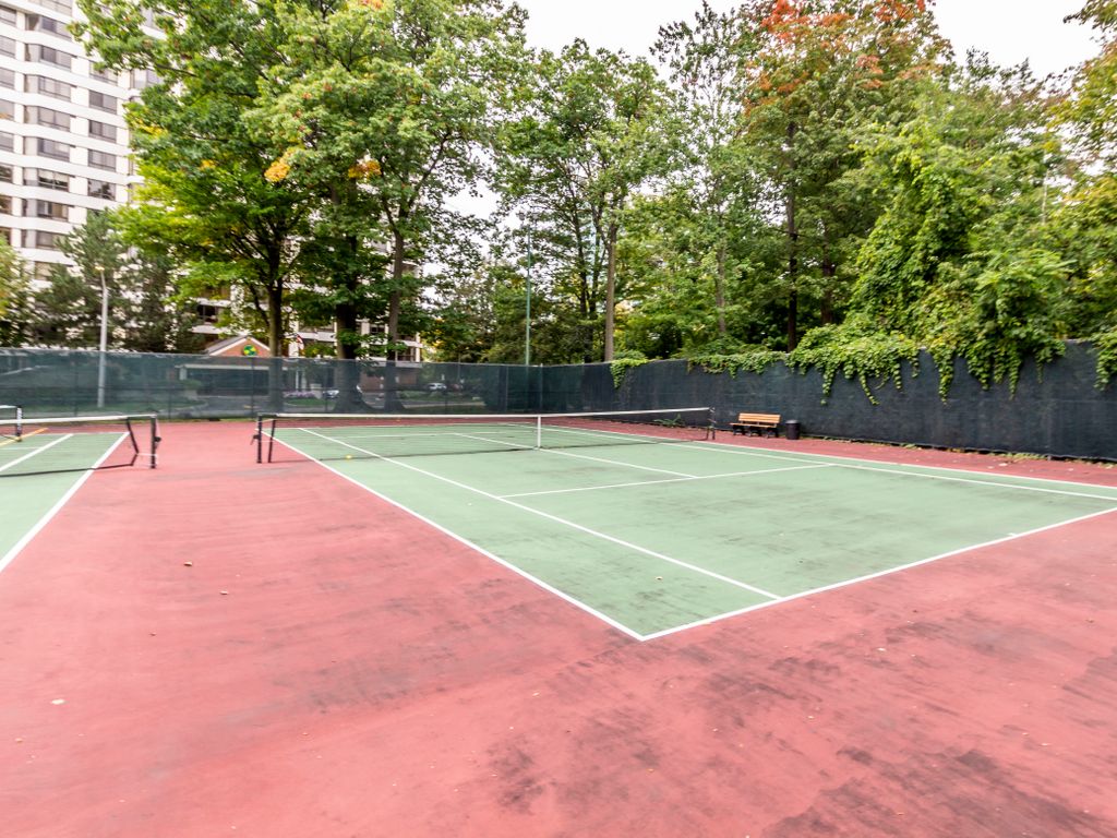 Photo 29 of 6 Walden Cir, Mississauga ON