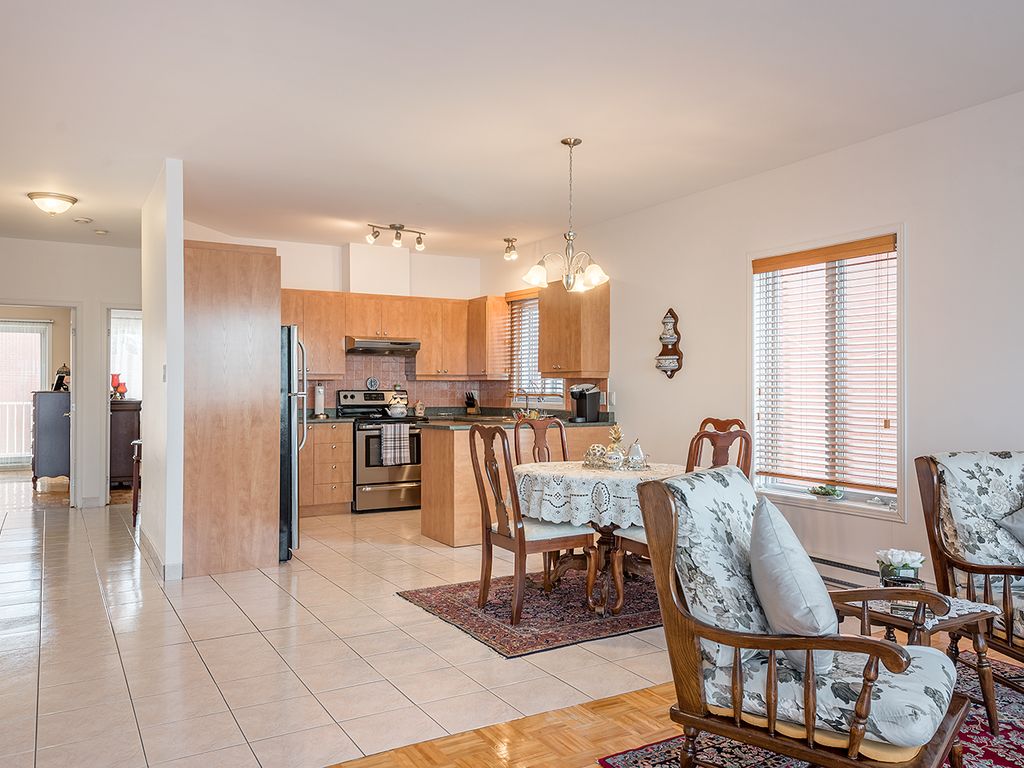 6560 Boulevard Couture