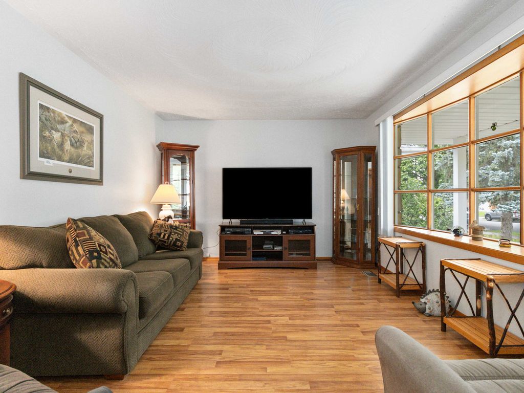 Photo 5 of 14 Wildflower Ln, Brantford ON