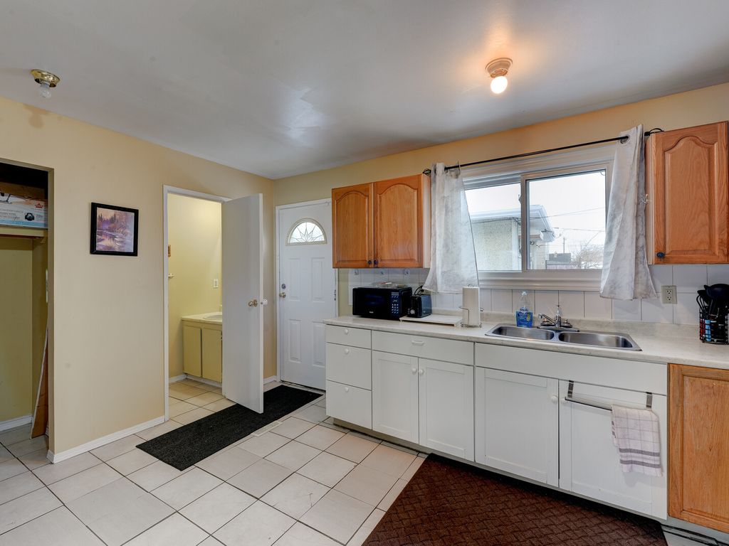 Photo 3 of 8018 117 Ave NW, Edmonton AB