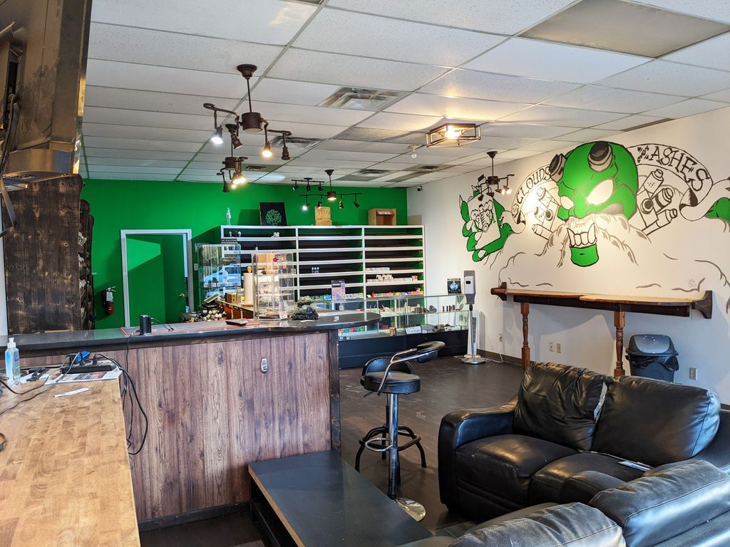 Photo 7 of 14820 Stony Plain Rd, Edmonton AB