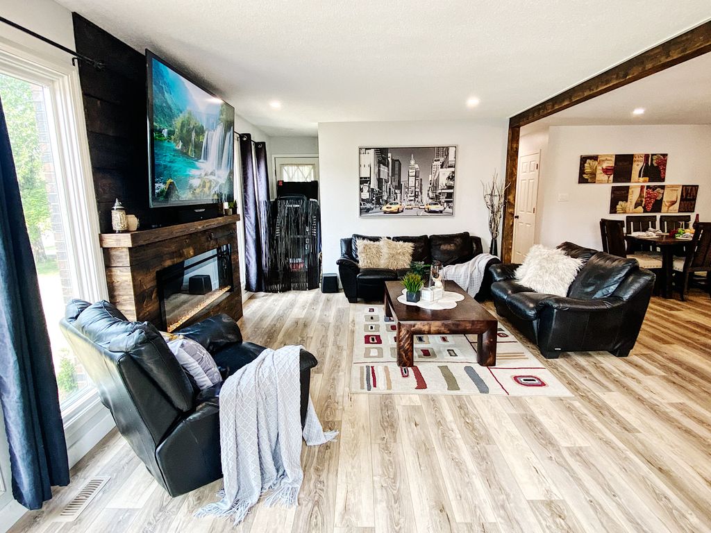 Photo 5 of 256 McKenzie Ave, Steinbach MB