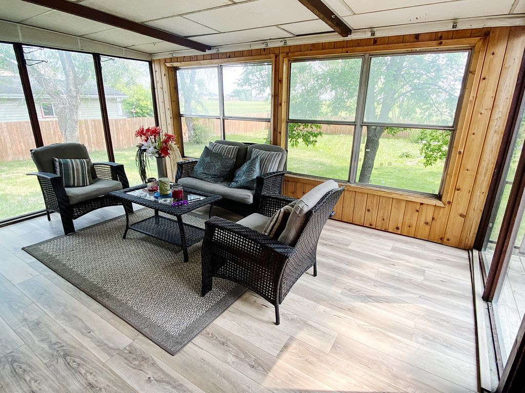 Photo 7 of 256 McKenzie Ave, Steinbach MB