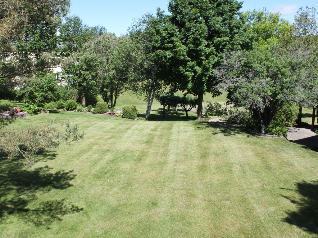 Photo 15 of 2 McRoberts Pl, Aurora ON