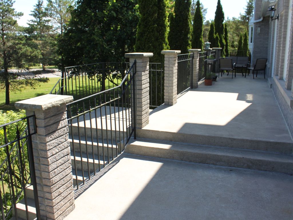 Photo 17 of 2 McRoberts Pl, Aurora ON