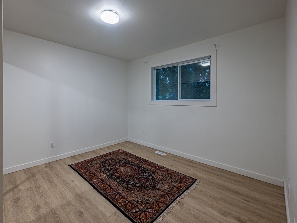Photo 12 of 70 Coral Crescent, Steinbach MB