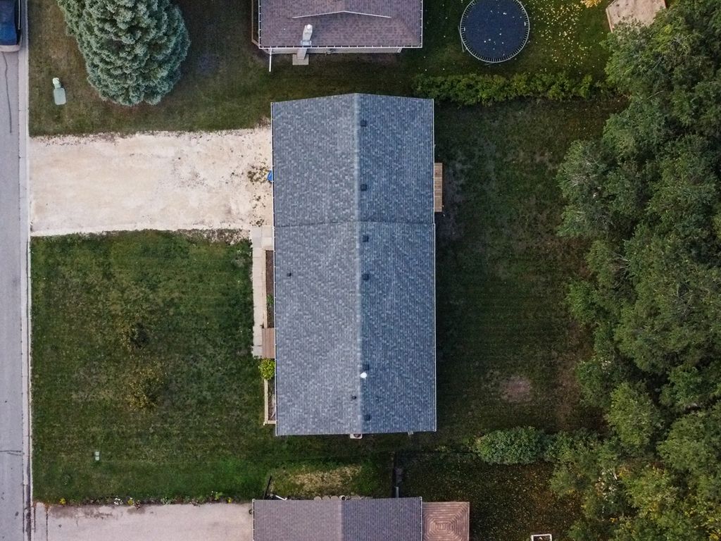 Photo 16 of 70 Coral Crescent, Steinbach MB