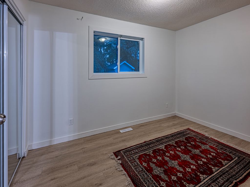 Photo 22 of 70 Coral Crescent, Steinbach MB