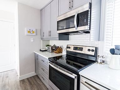 Photo 5 of 2 15830 94a Ave NW, Edmonton AB