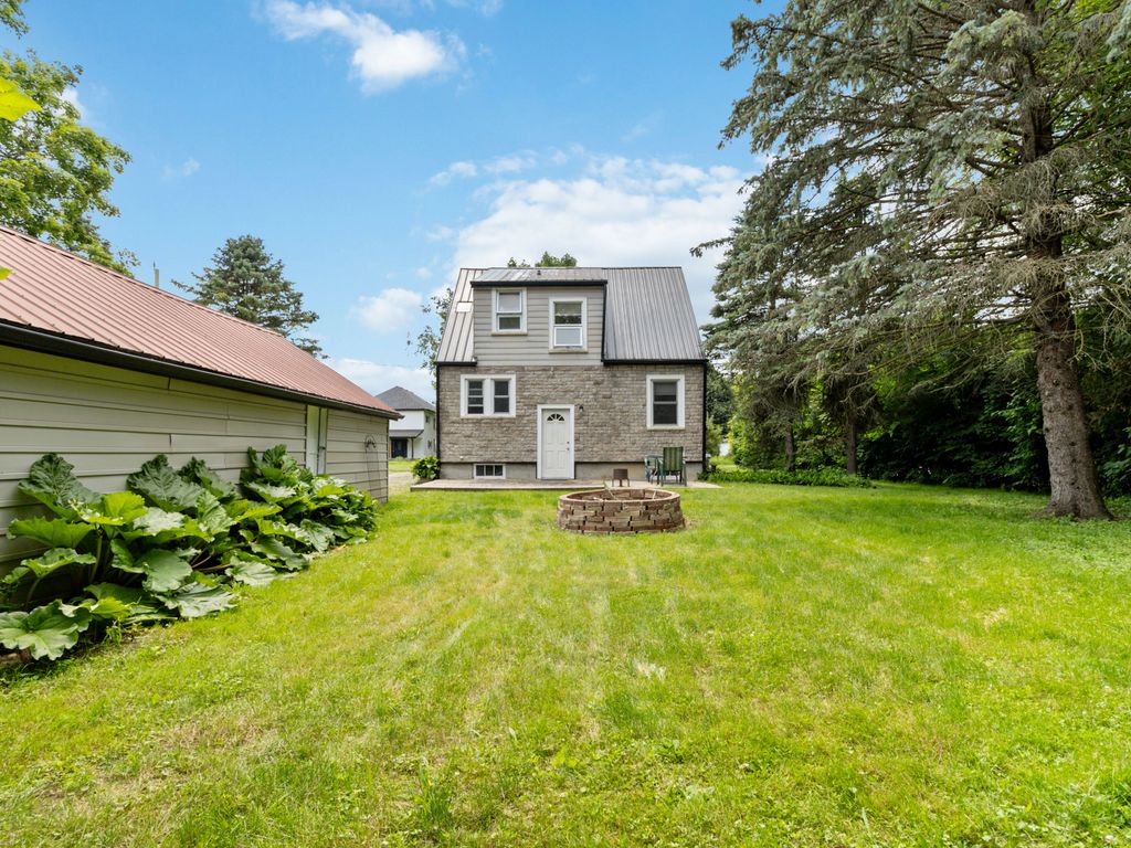 Photo 9 of 27 Herbert St, Brantford ON