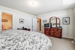 Photo 18 of 154 Betony Dr, Richmond Hill ON