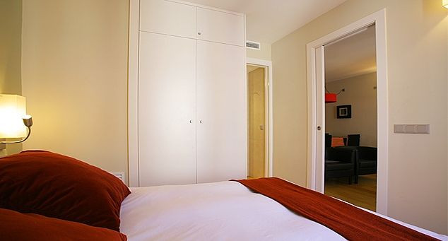 3122 Hurontario St, Image 3