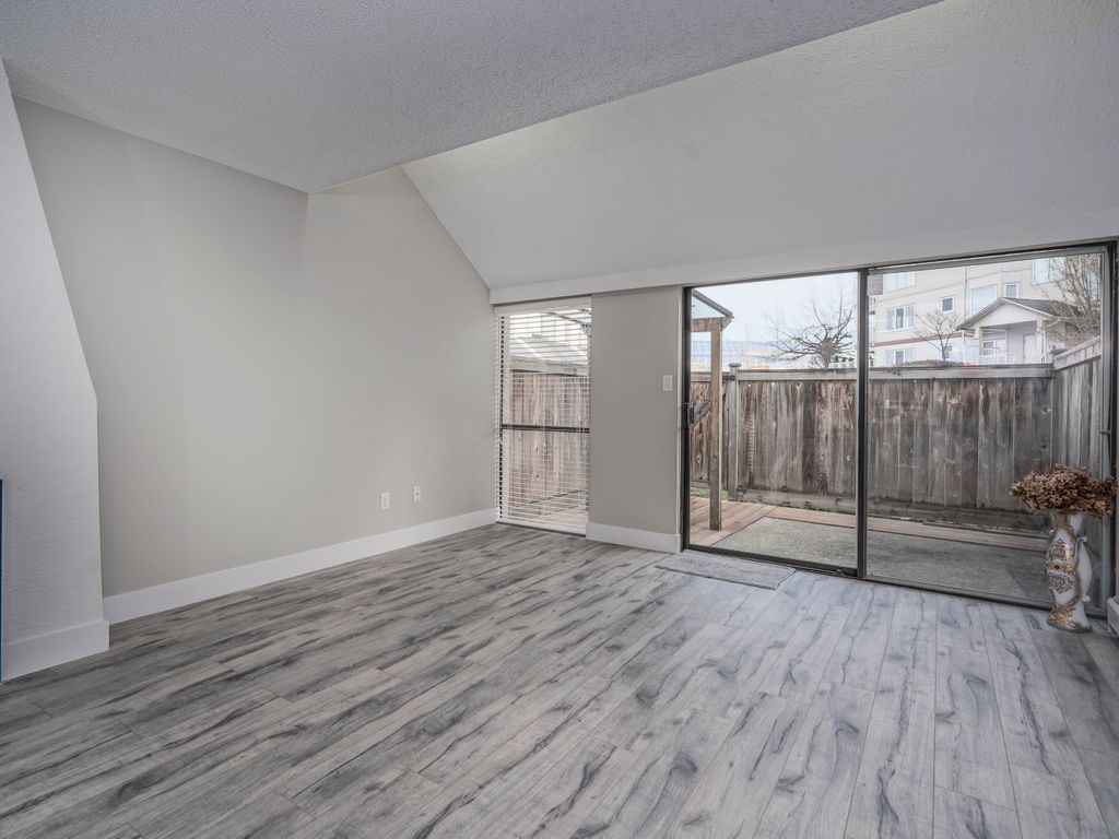 102 17718 60 Avenue, Cloverdale, BC V3S 1V2 Photo 4