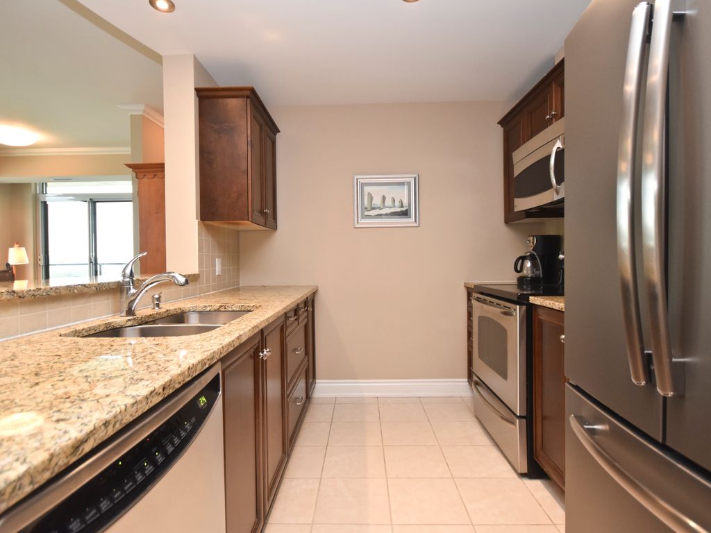 Photo 6 of 1405 100 Inlet Private, Ottawa ON