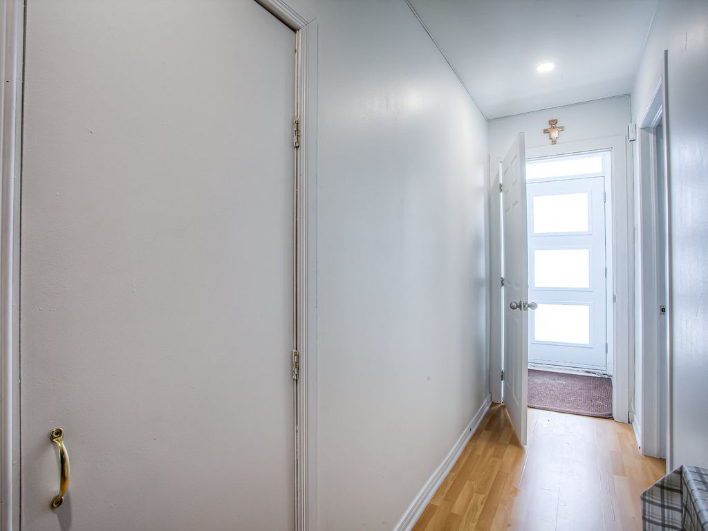 3839 Rue Evelyn, Image 2