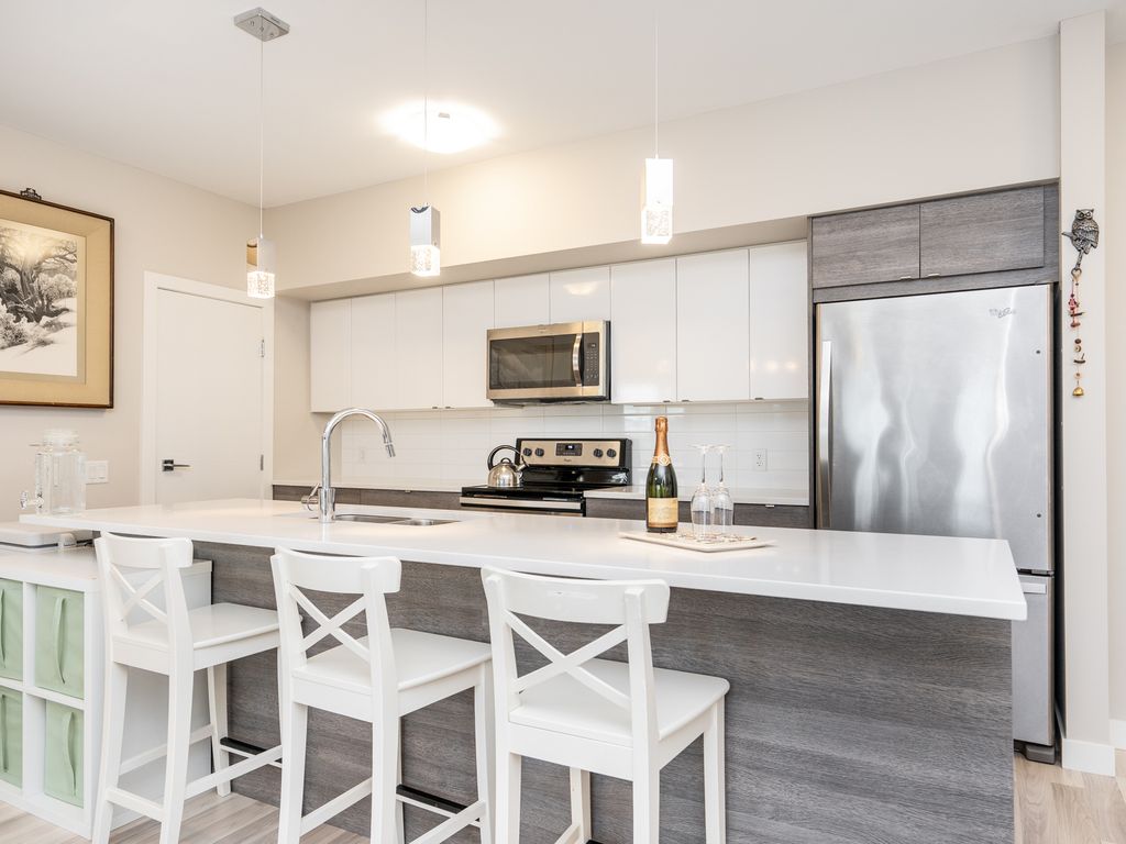 Photo 4 of 1044 Wilkes Ave, Winnipeg MB