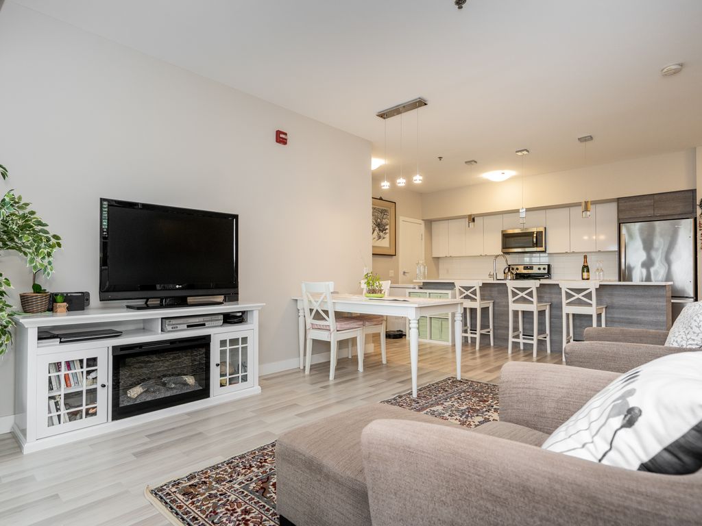 Photo 6 of 1044 Wilkes Ave, Winnipeg MB