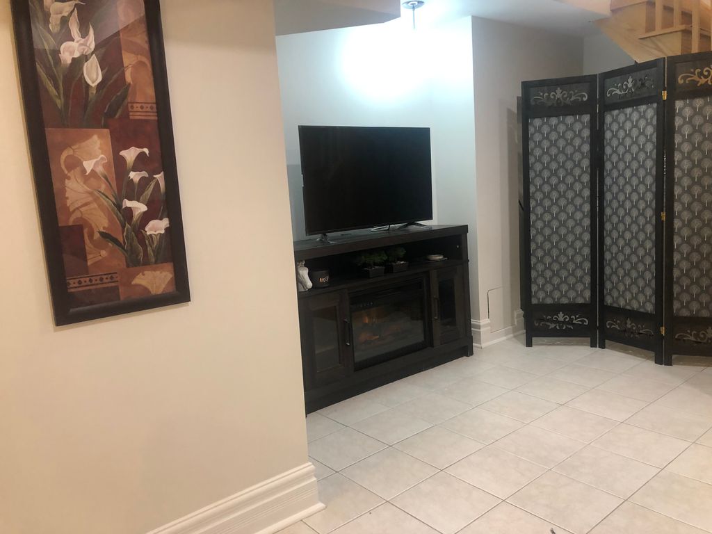 289 289 Laurentian Ave, Mississauga, ON L4Z 2S2 Photo 4