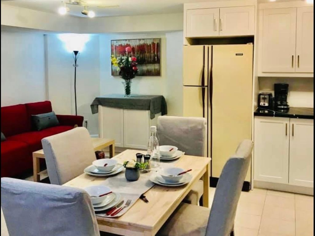 289 289 Laurentian Ave