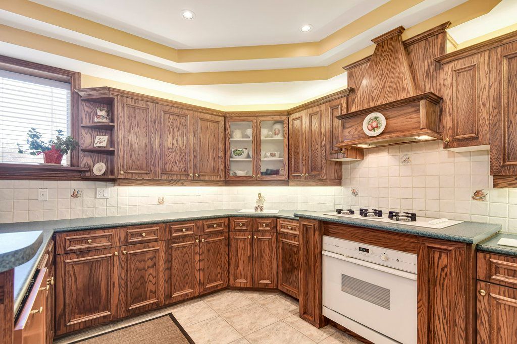 Photo 17 of 2 McRoberts Pl, Aurora ON