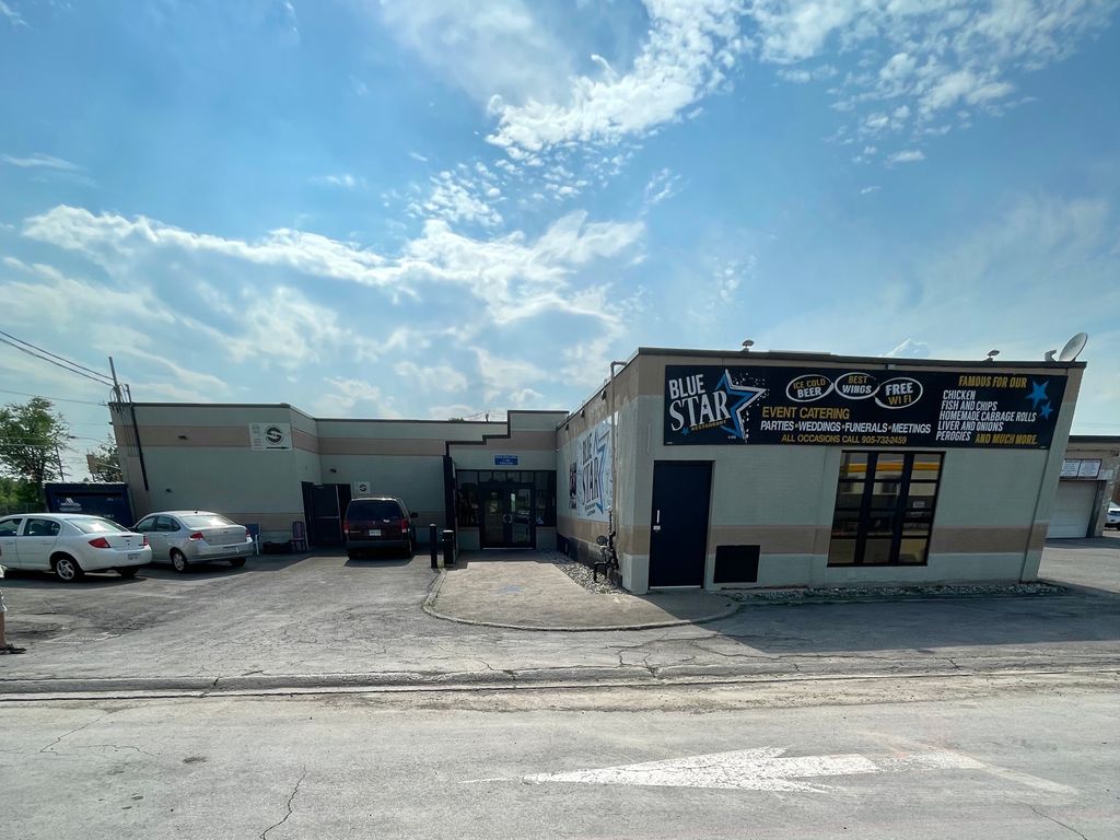Photo 2 of 676 King St, Welland ON