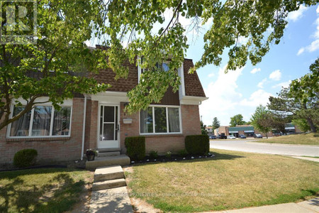 Living room - 1 82 Finch Dr, Sarnia, ON N7S4T8 Photo 1