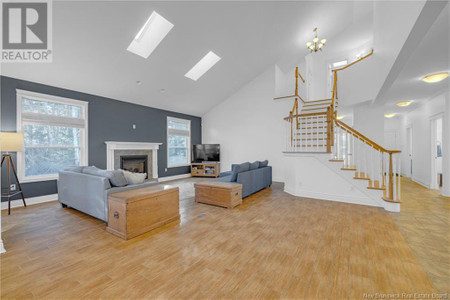 1 High Cliff Court